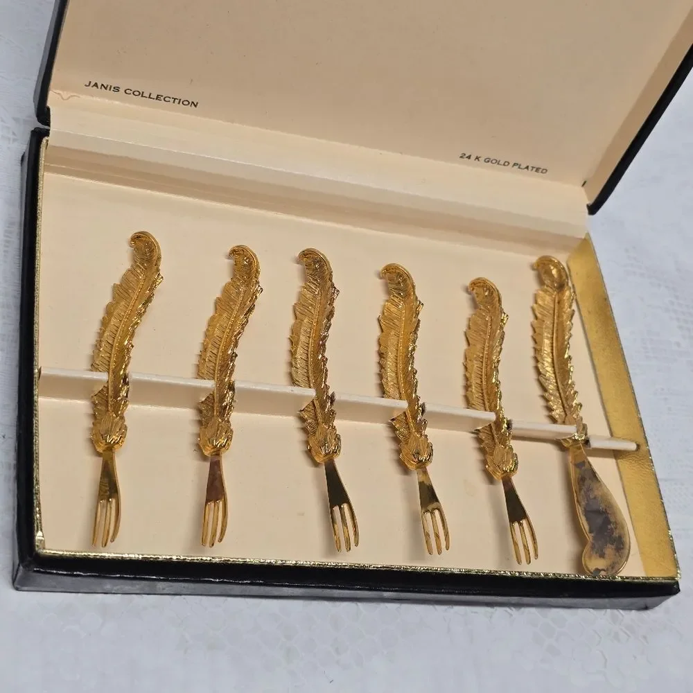 Janis Collection Hors d'oeuvre Gold Appetizer 5 Picks Forks & 1 Spread Knife